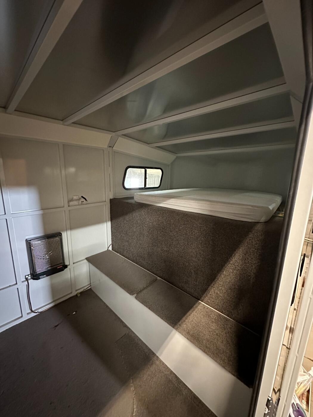 30ft Horse Trailer thumbnail 2